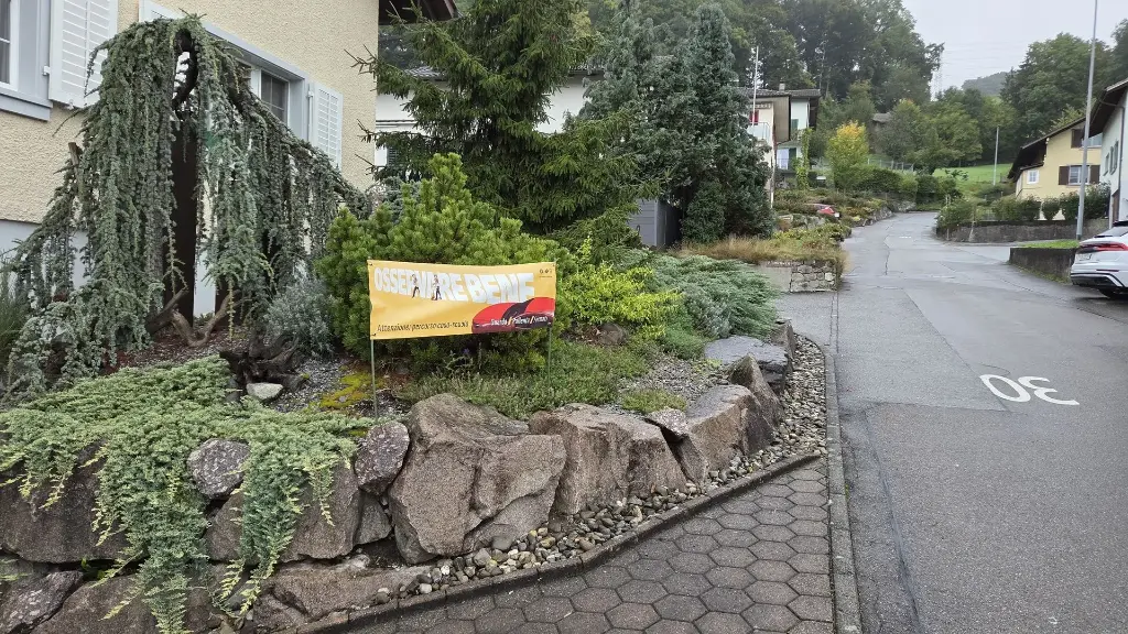 Piccolo striscione microforato | OSSERVARE BENE